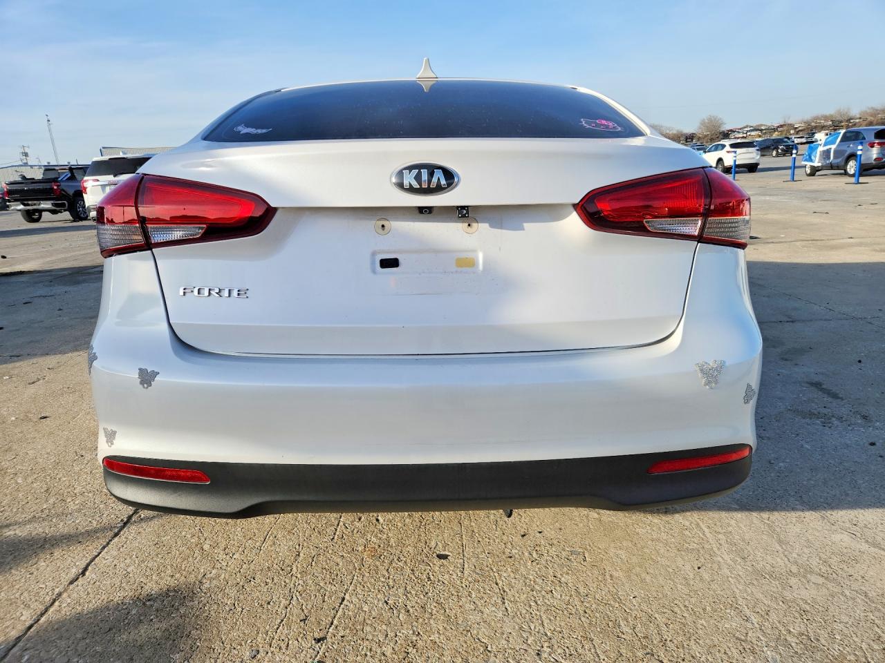 2017 KIA FORTE LX photo 16