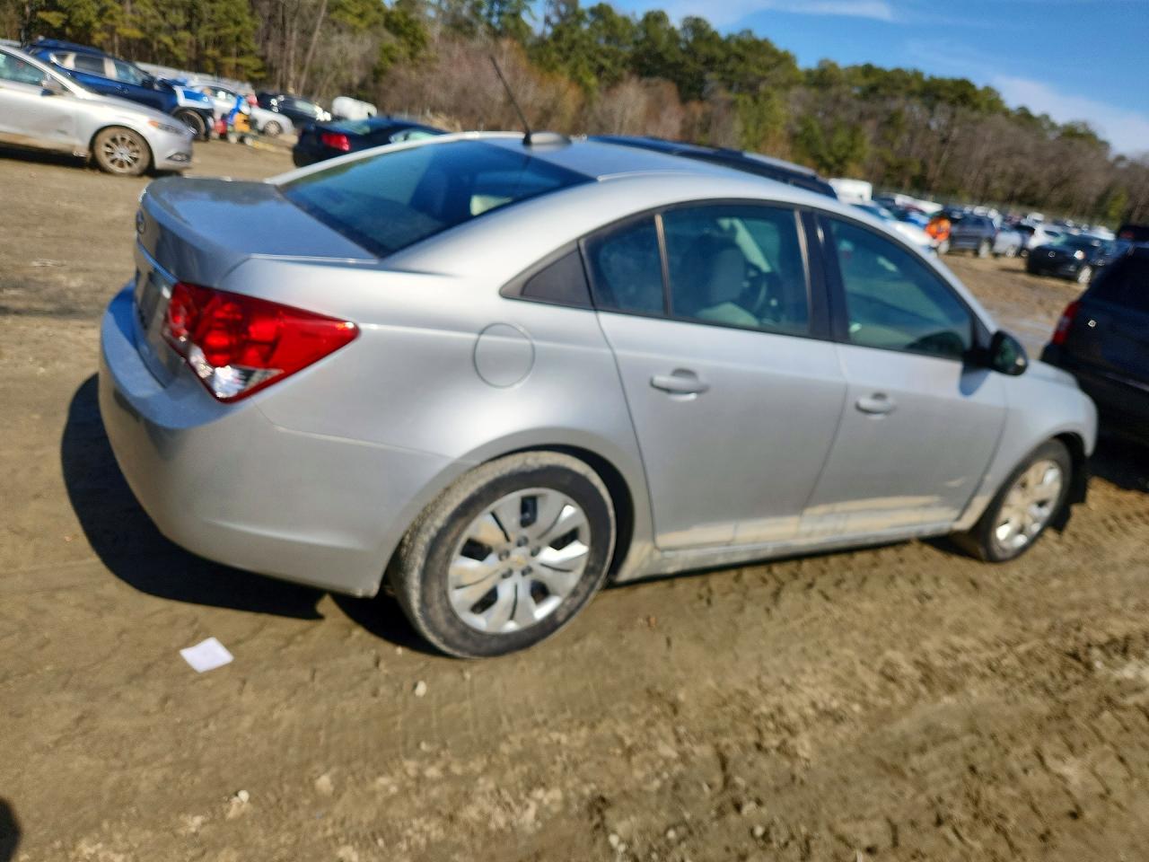 2015 CHEVROLET CRUZE LS photo 3