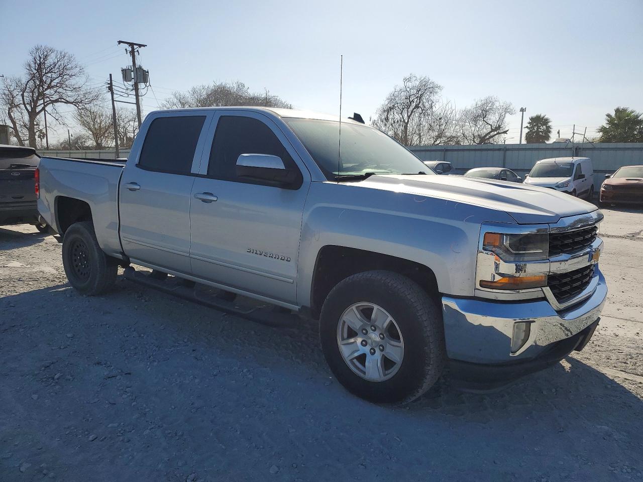 2017 CHEVROLET SILVERADO C1500 LT photo 4
