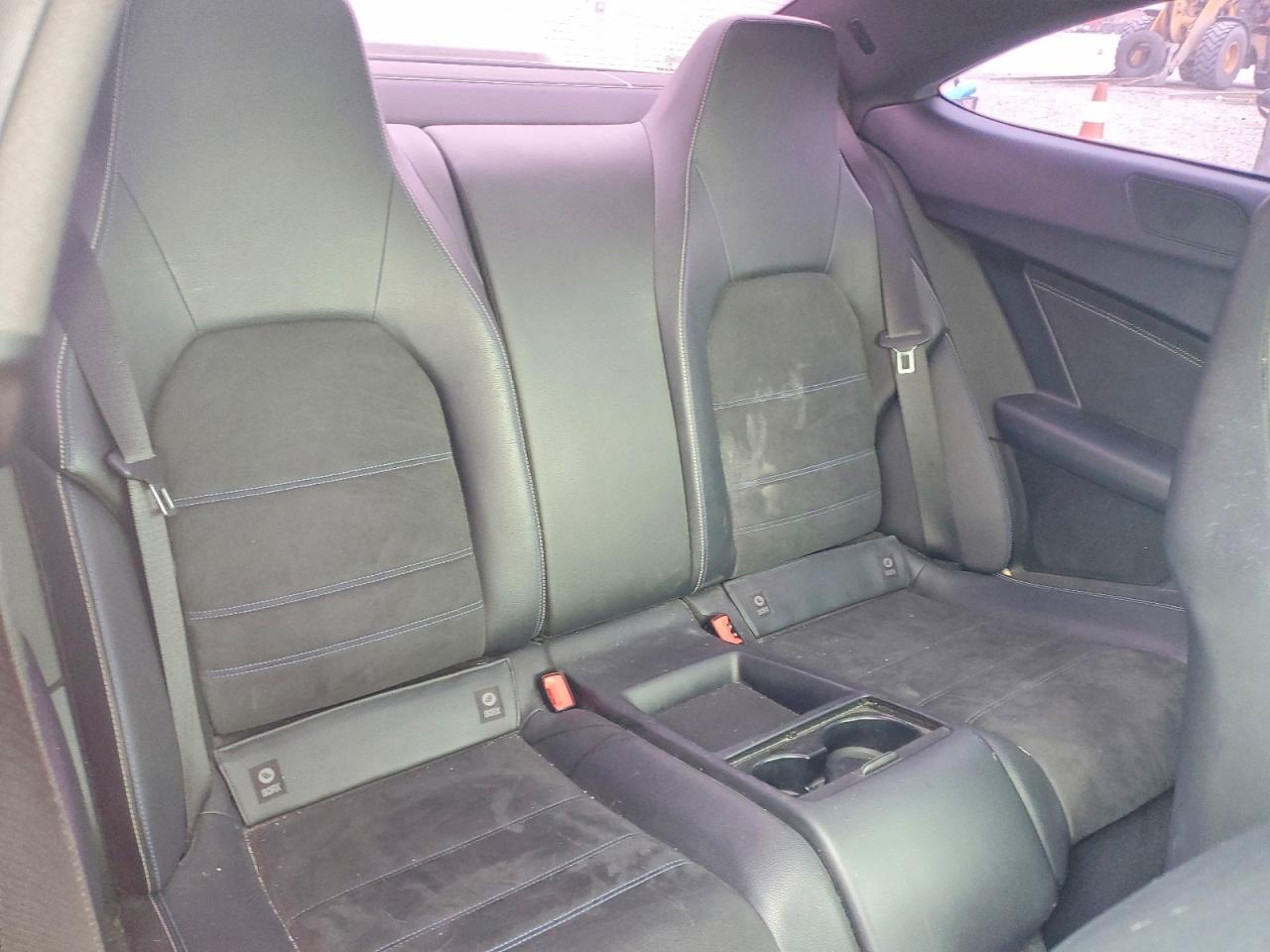 2015 MERCEDES-BENZ C 250 photo 28