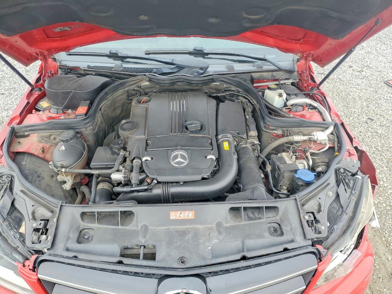 2015 MERCEDES-BENZ C 250 photo 31