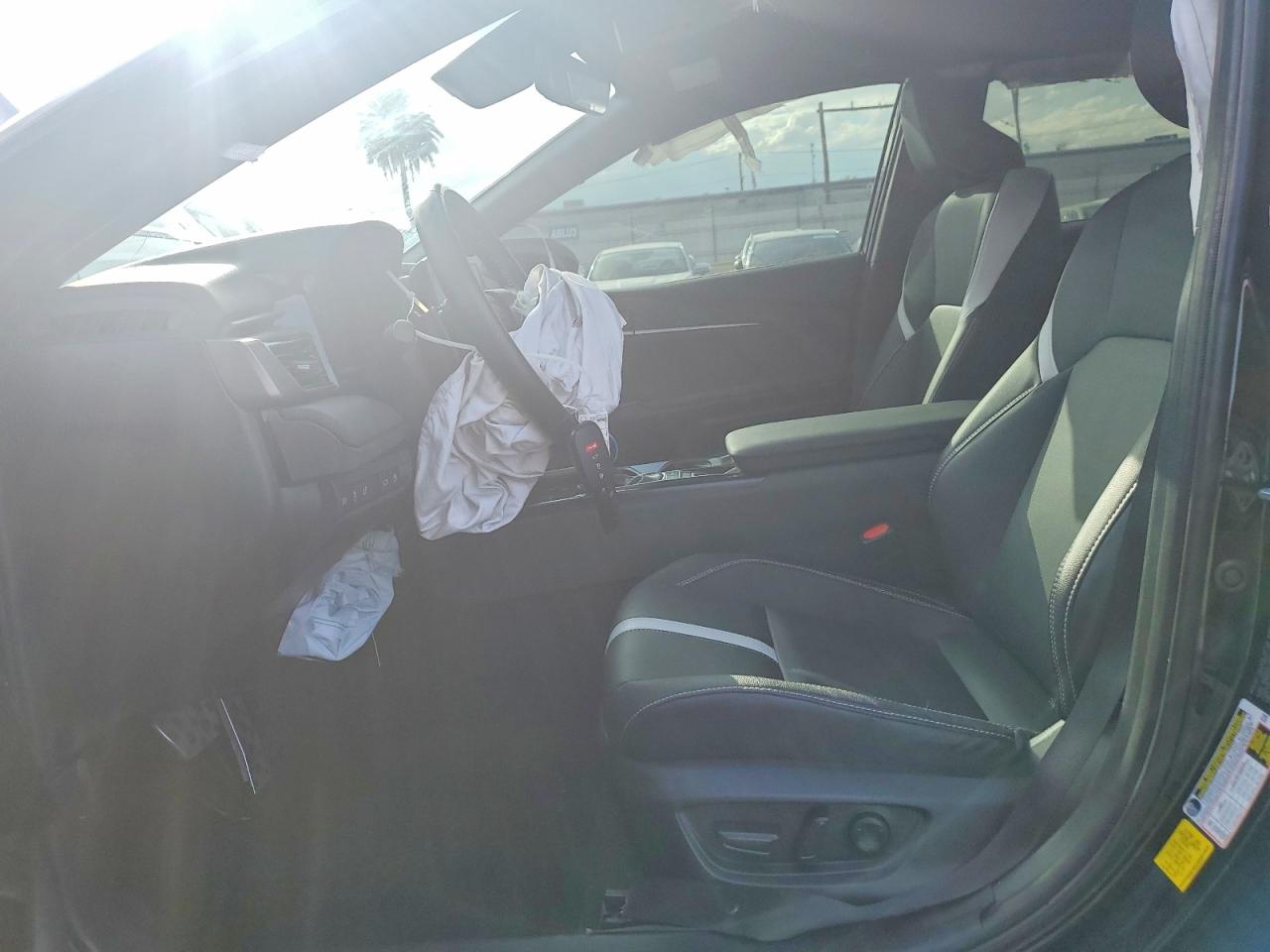 2025 TOYOTA CAMRY SE photo 19
