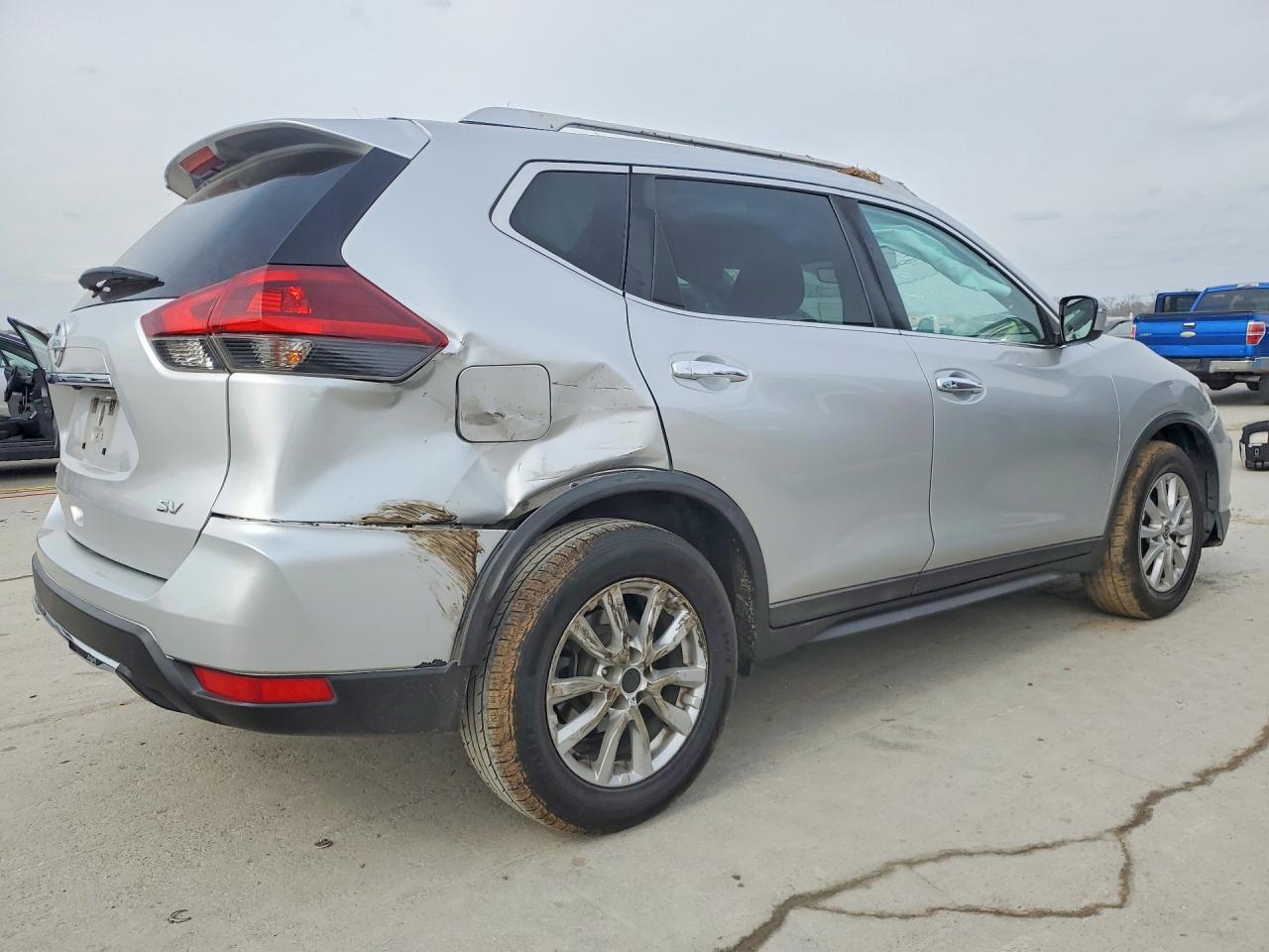 2018 NISSAN ROGUE SV photo 5