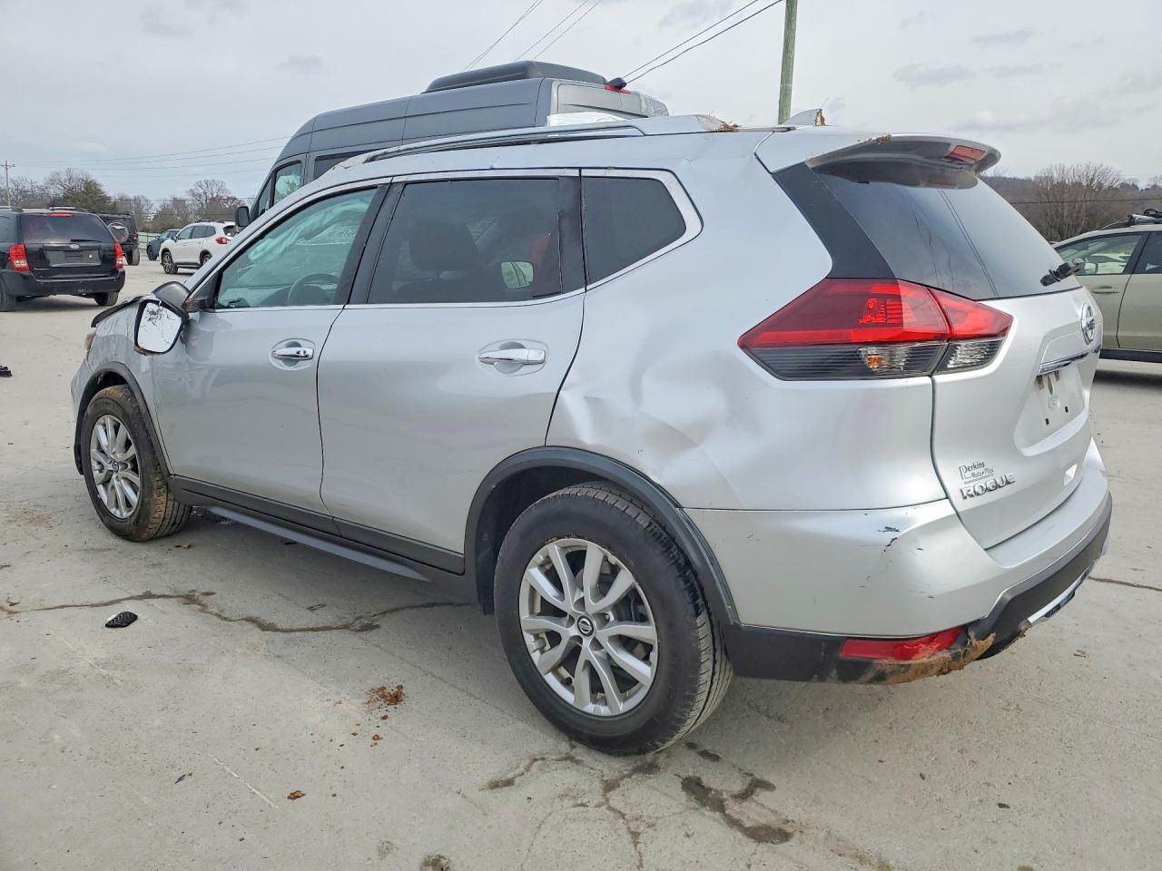 2018 NISSAN ROGUE SV photo 3