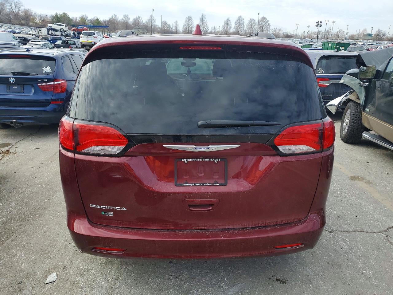 2020 CHRYSLER VOYAGER LXI photo 11