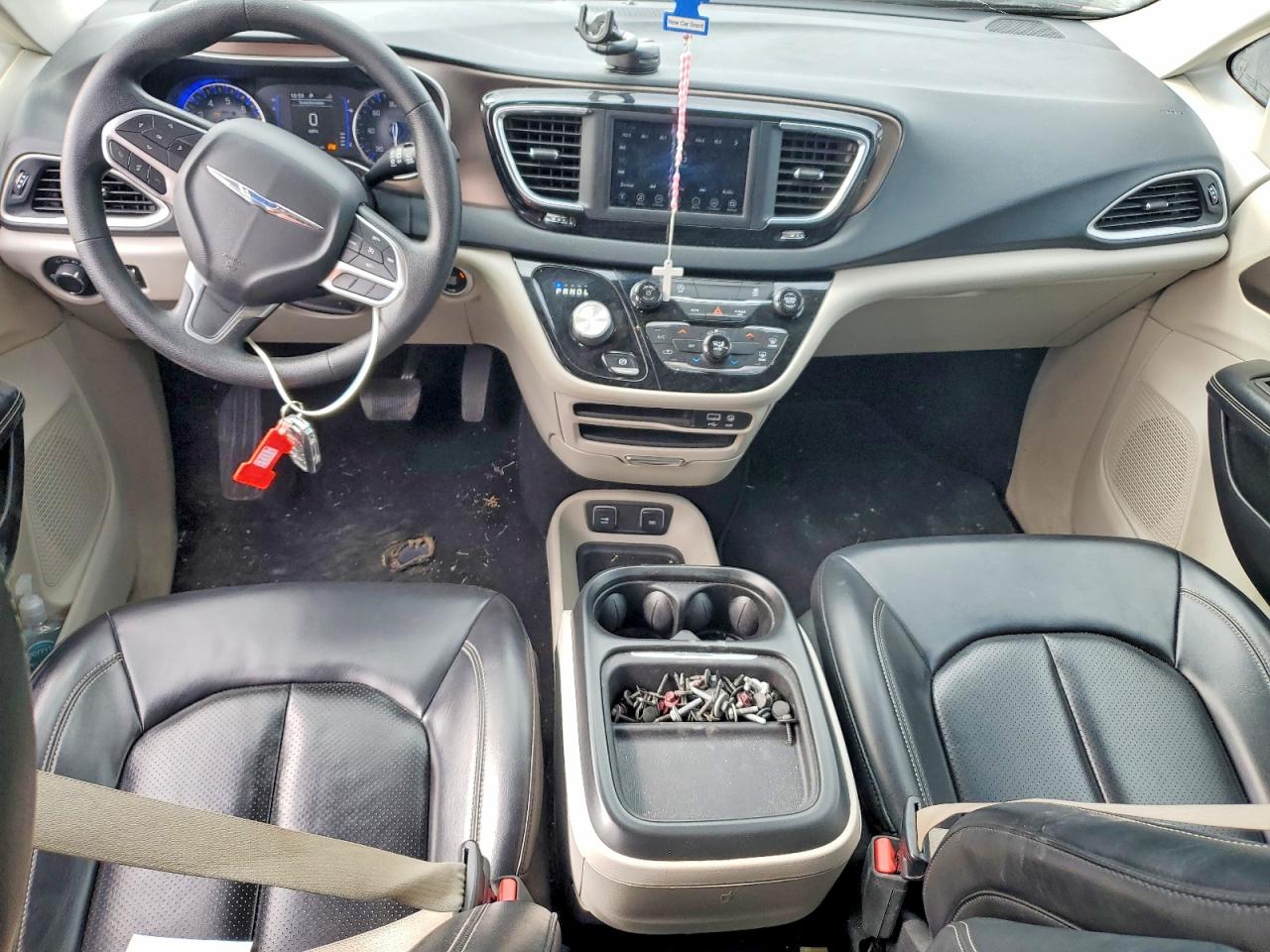 2020 CHRYSLER VOYAGER LXI photo 15