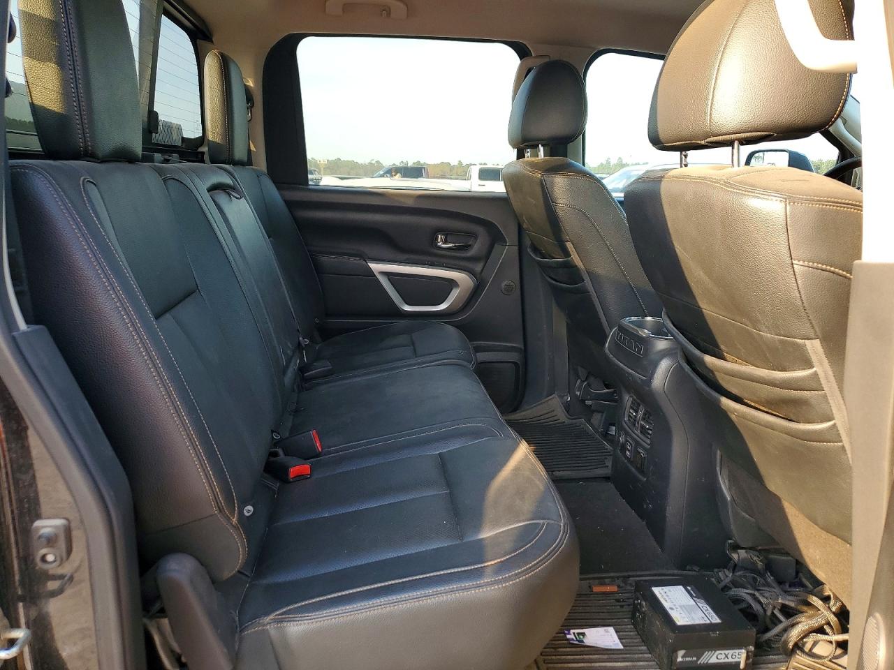 2019 NISSAN TITAN XD SL photo 19