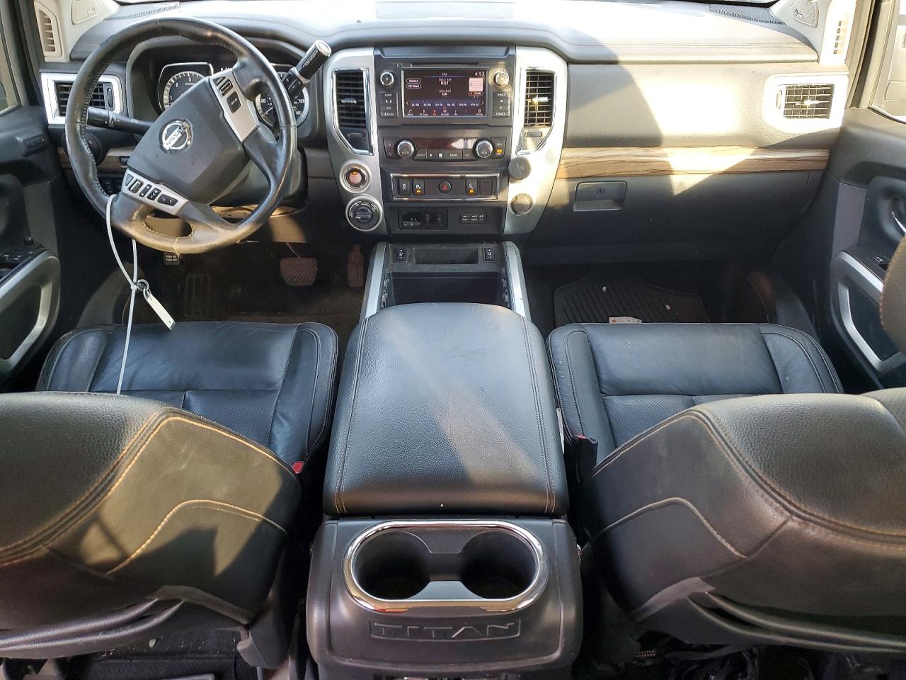 2019 NISSAN TITAN XD SL photo 15