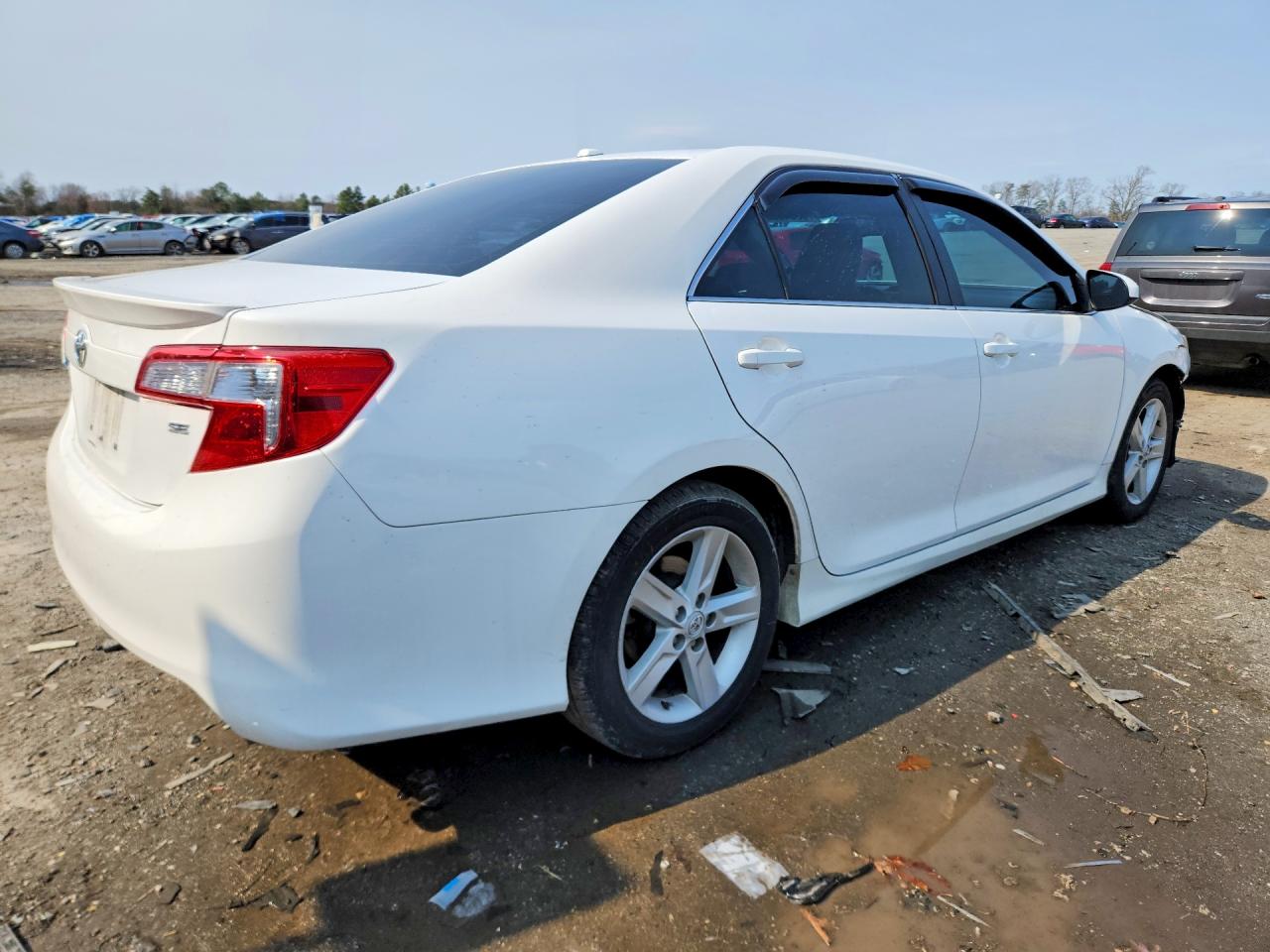 2012 TOYOTA CAMRY SE photo 5