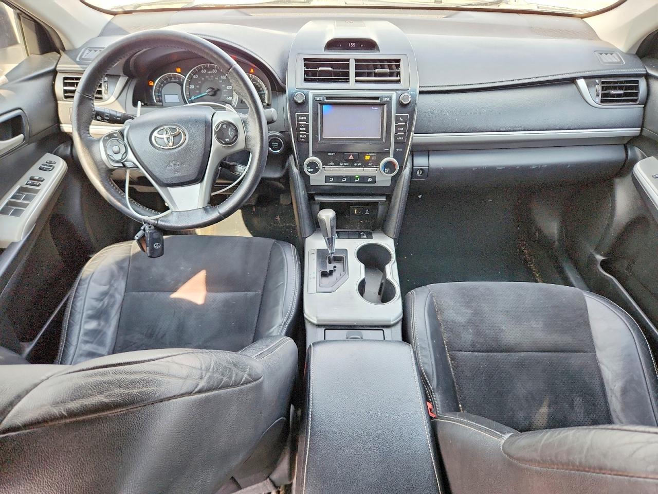 2012 TOYOTA CAMRY SE photo 15
