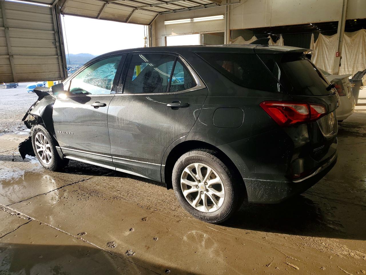2019 CHEVROLET EQUINOX LT photo 2