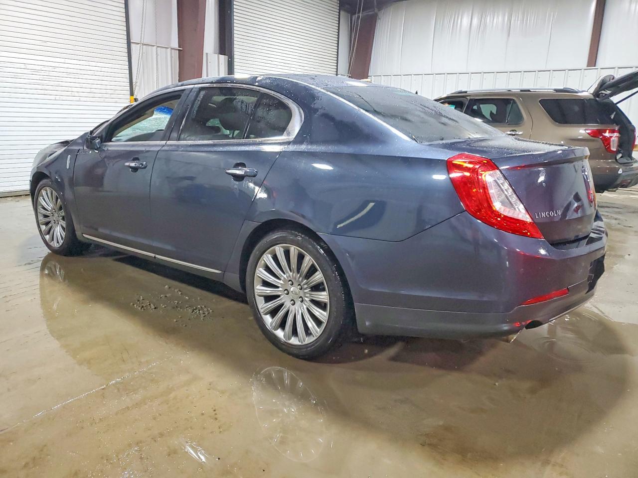 2014 LINCOLN MKS photo 2