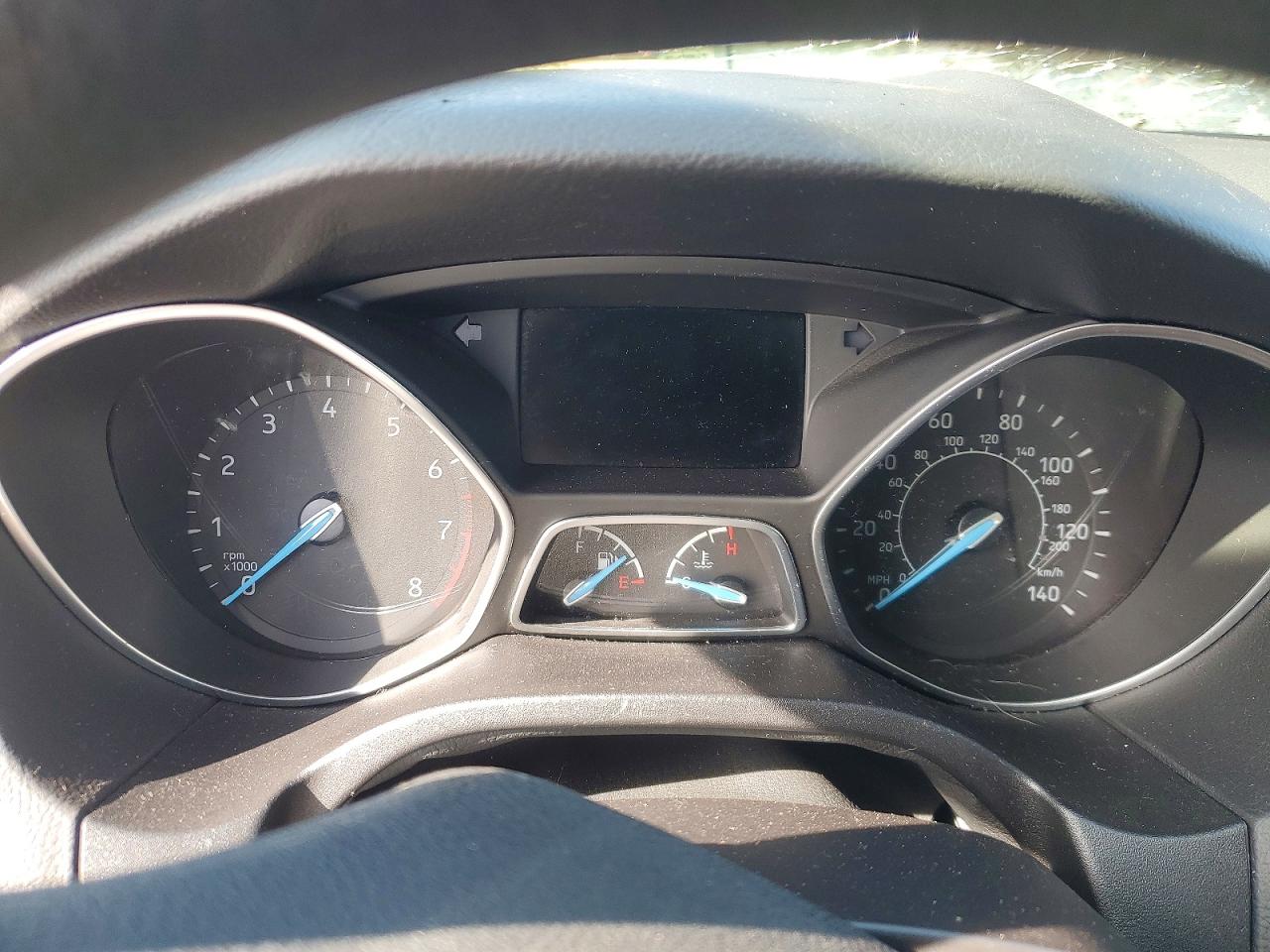 2017 FORD FOCUS SE photo 17