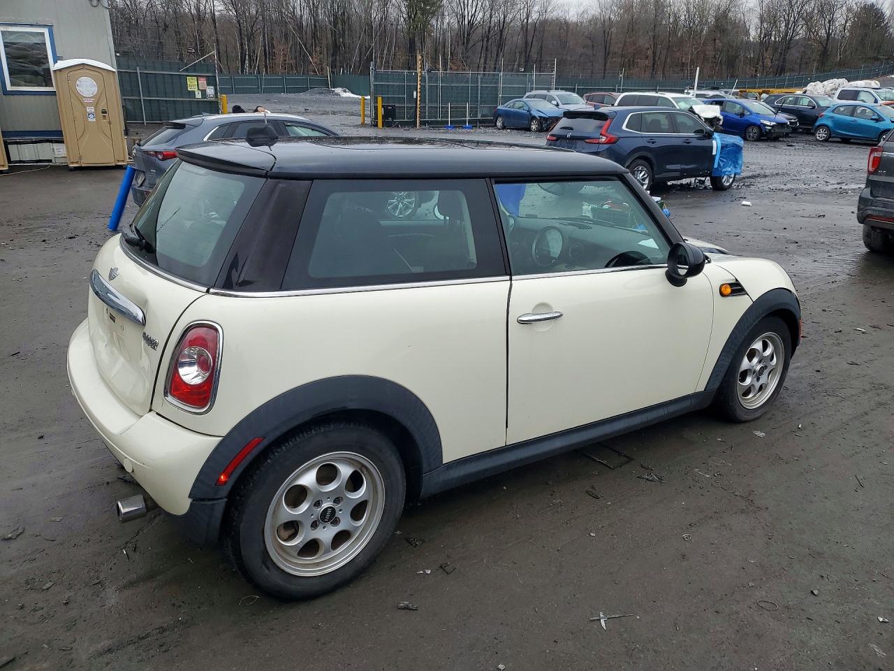 2012 MINI COOPER photo 3