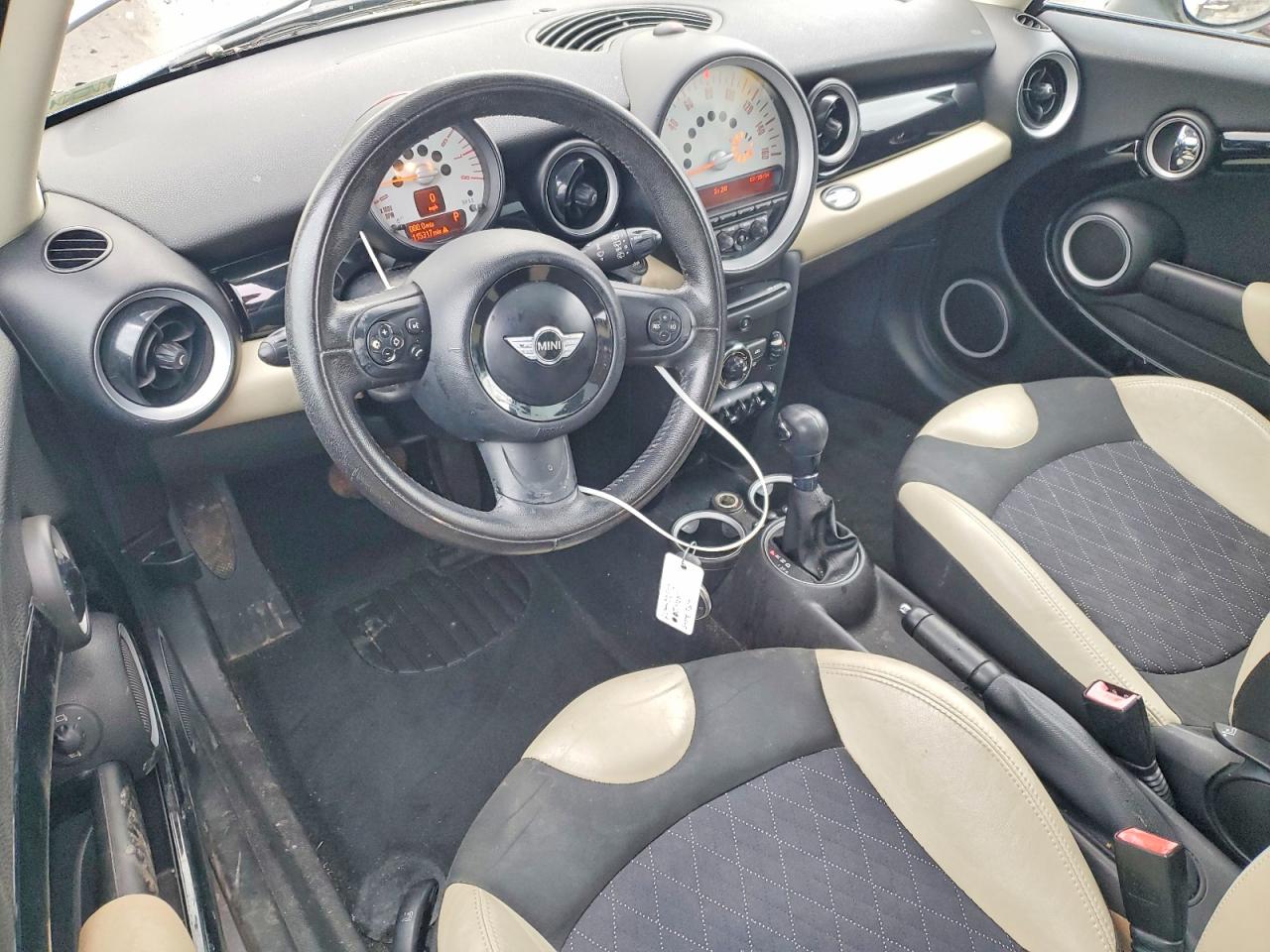 2012 MINI COOPER photo 8