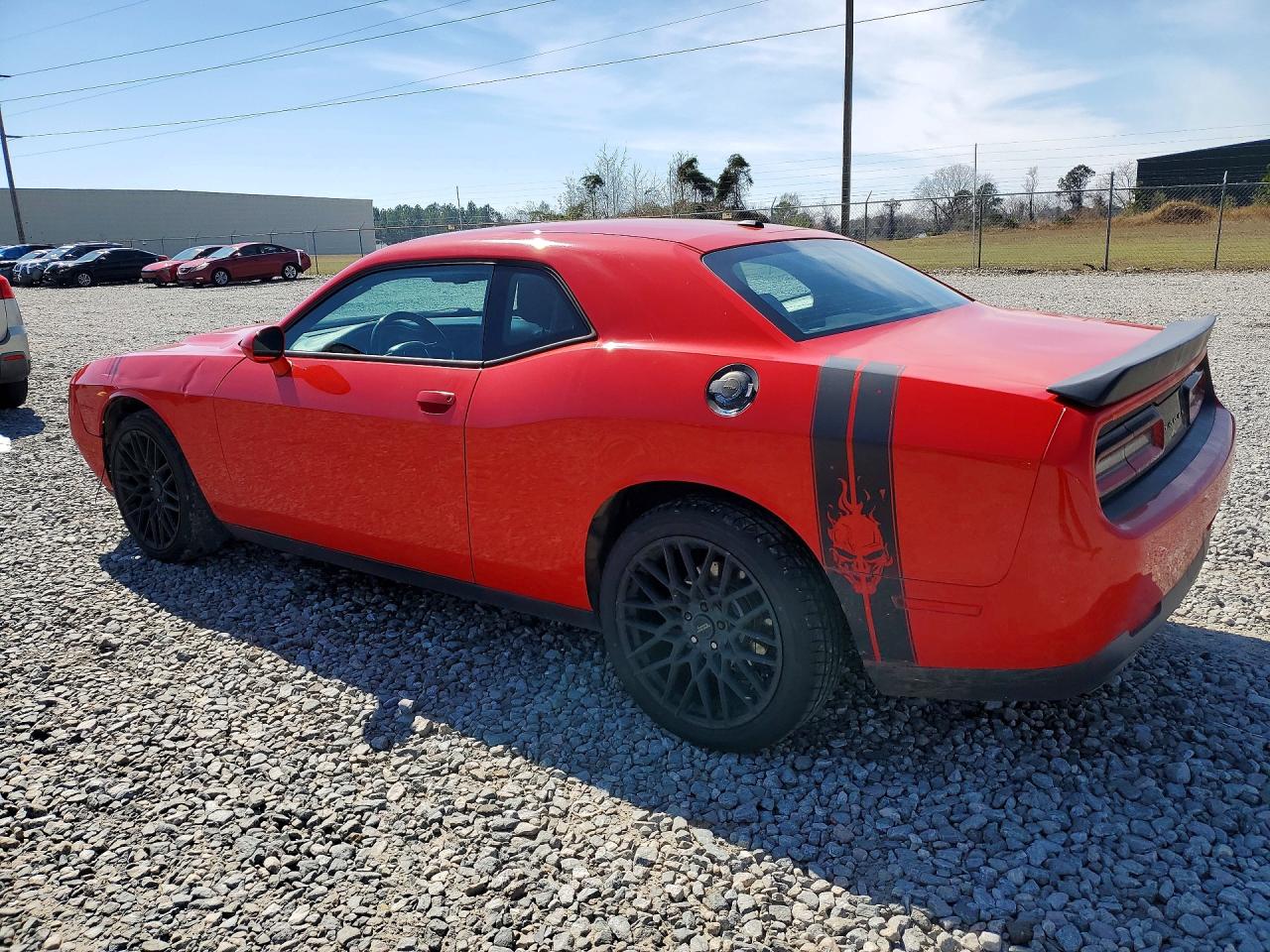 2016 DODGE CHALLENGER SXT photo 2