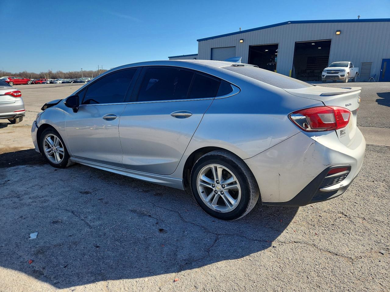 2017 CHEVROLET CRUZE LT photo 3