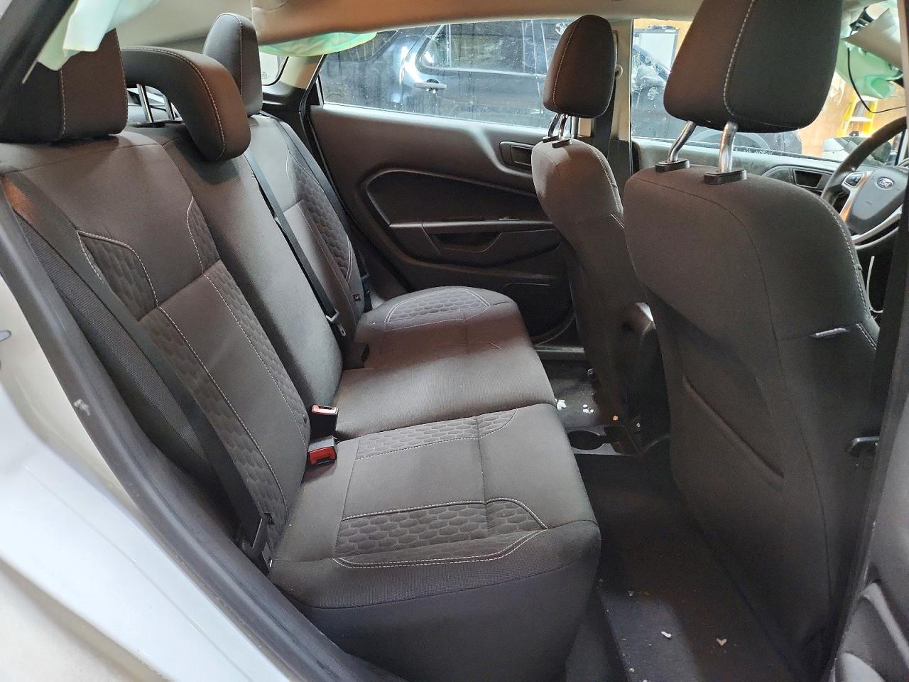 2019 FORD FIESTA SE photo 19
