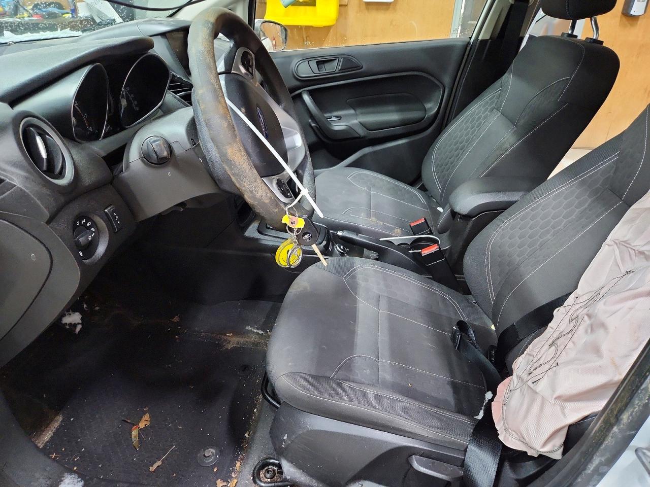 2019 FORD FIESTA SE photo 13