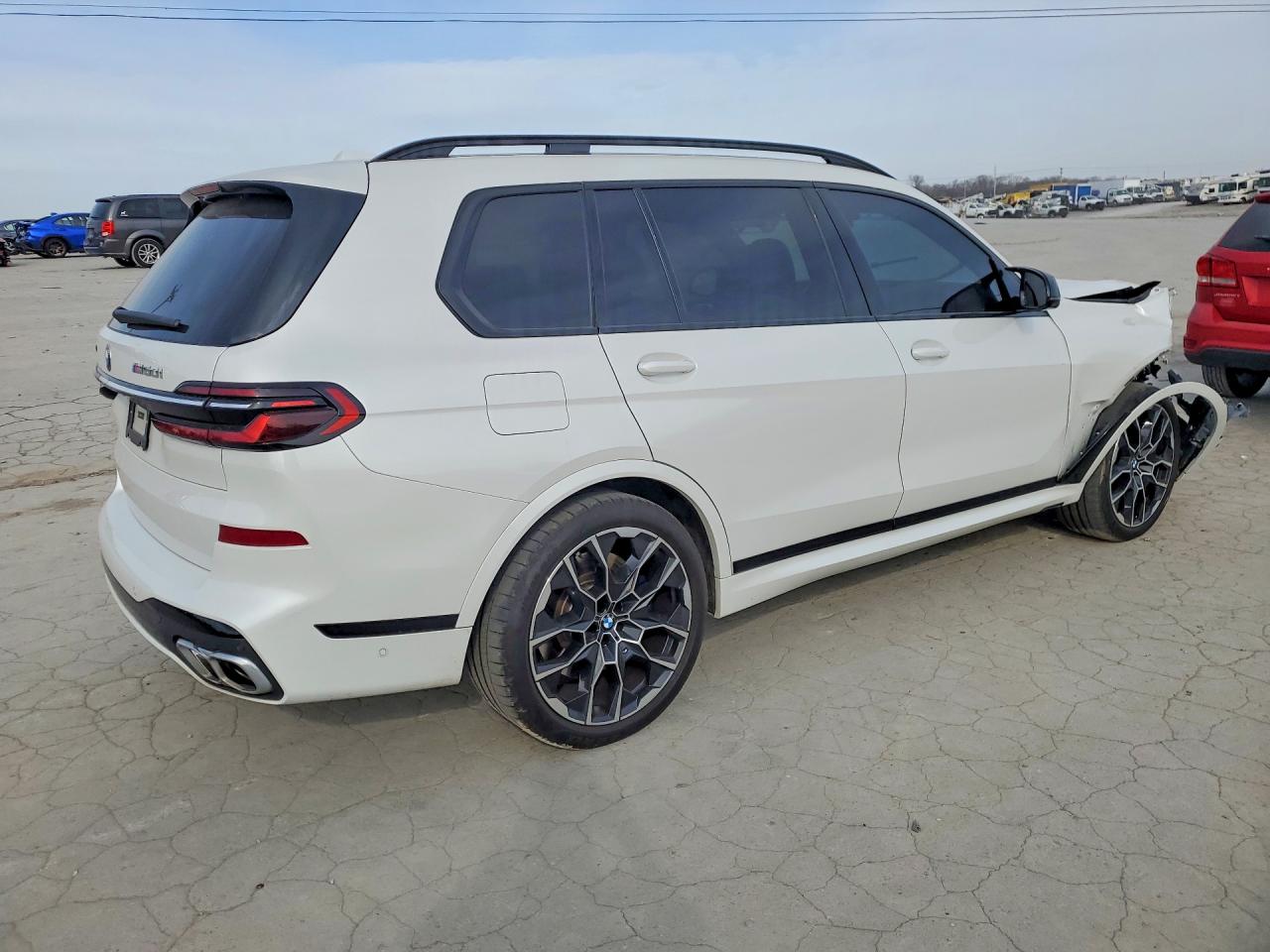 2025 BMW X7 M60I photo 3