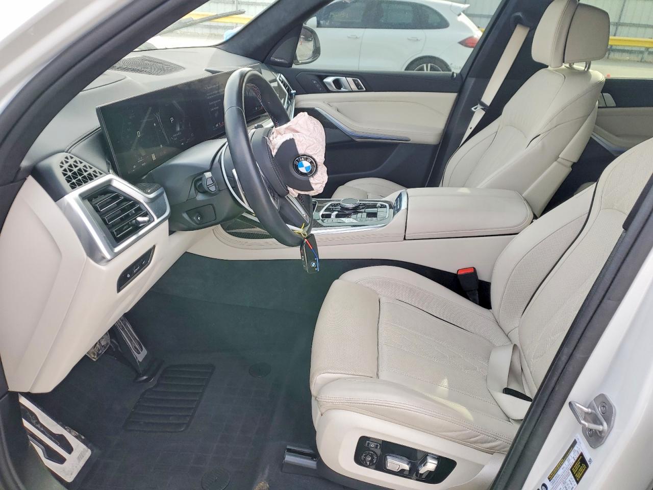 2025 BMW X7 M60I photo 7