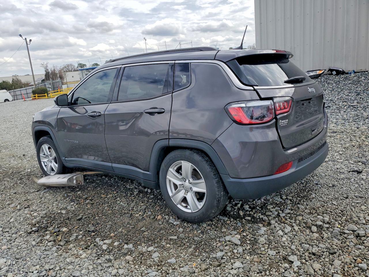 2022 JEEP COMPASS LATITUDE photo 2