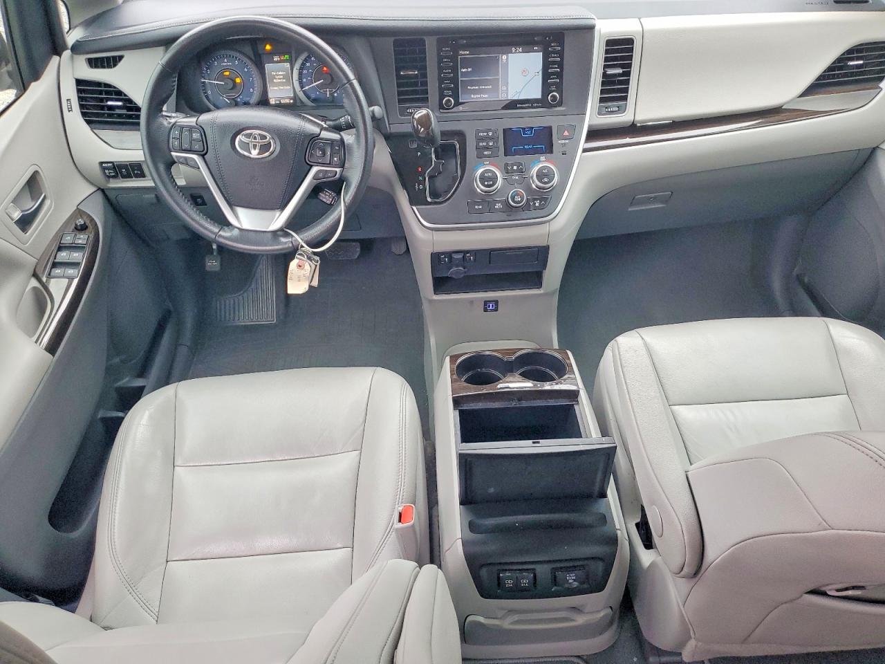 2020 TOYOTA SIENNA XLE 8-PASSENGER photo 8
