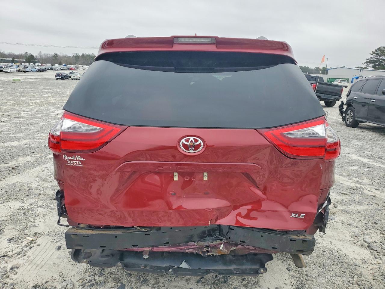 2020 TOYOTA SIENNA XLE 8-PASSENGER photo 6
