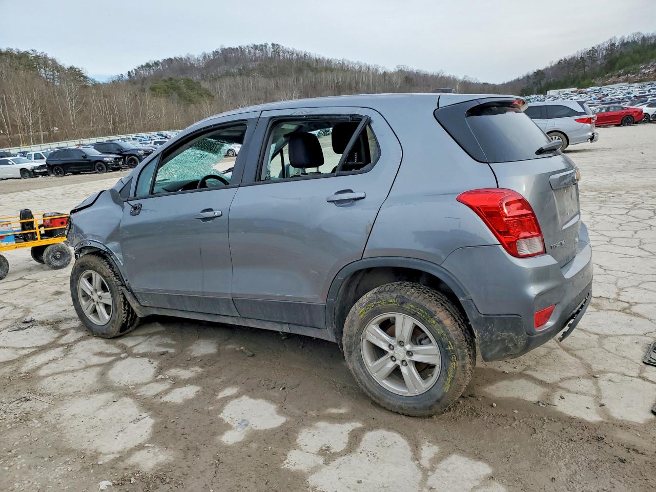 2020 CHEVROLET TRAX LS photo 3