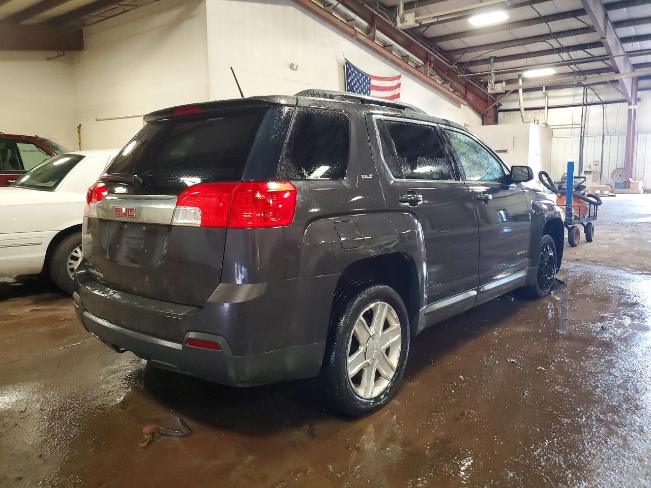 2013 GMC TERRAIN SLT photo 3