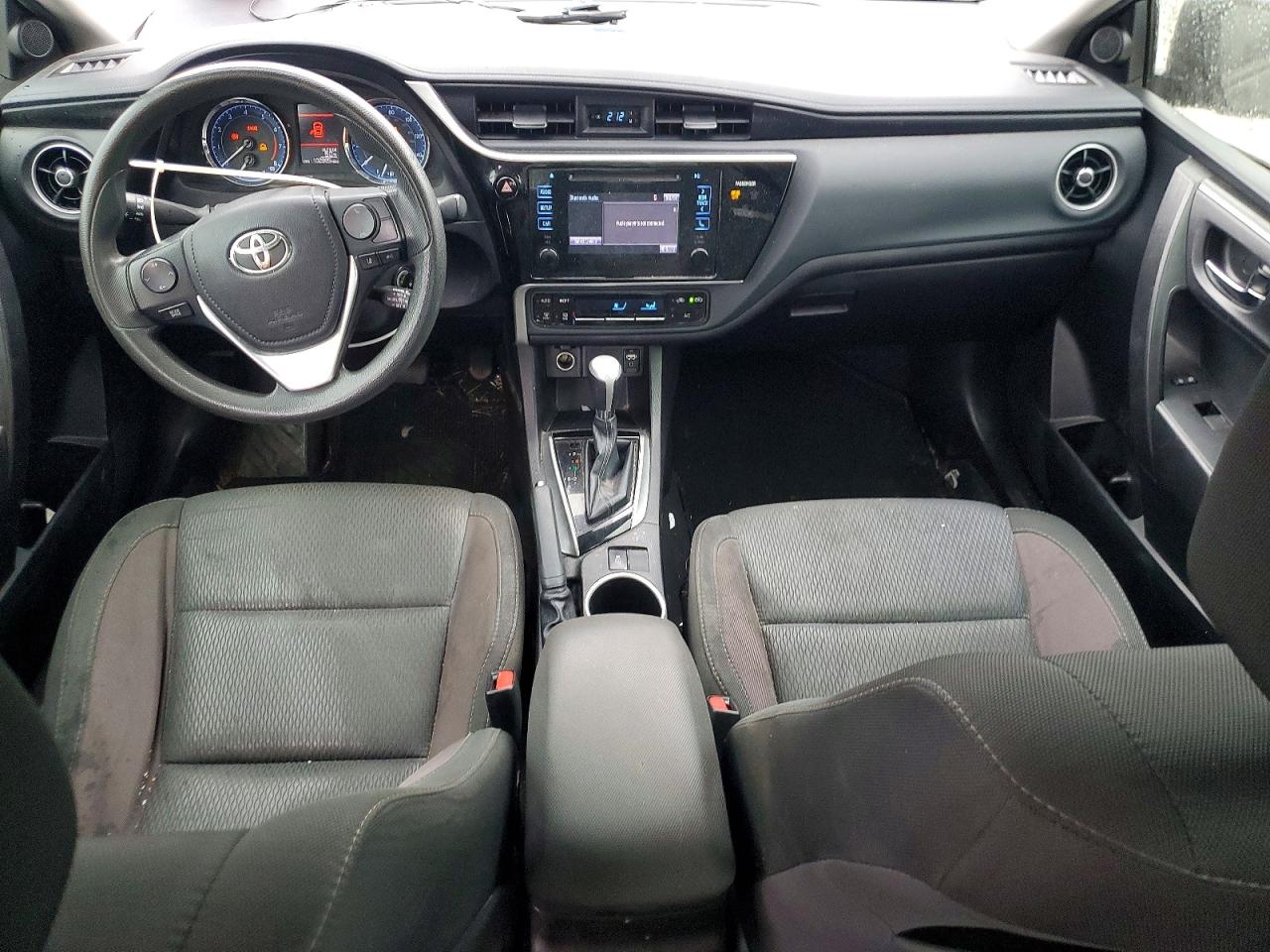 2017 TOYOTA COROLLA LE photo 8