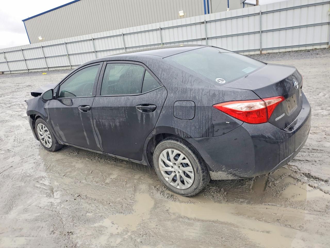 2017 TOYOTA COROLLA LE photo 2