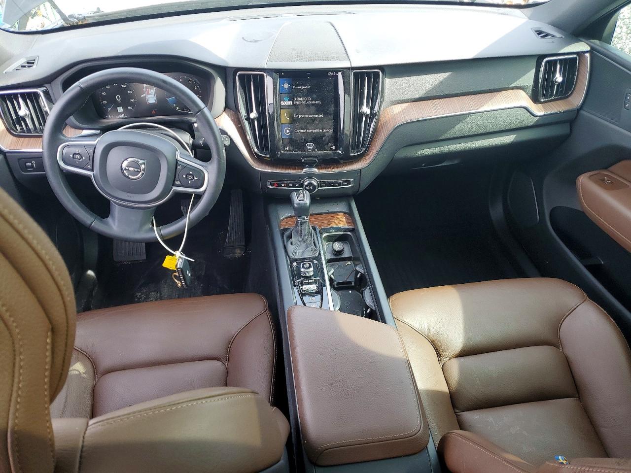 2021 VOLVO XC60 T5 MOMENTUM photo 15