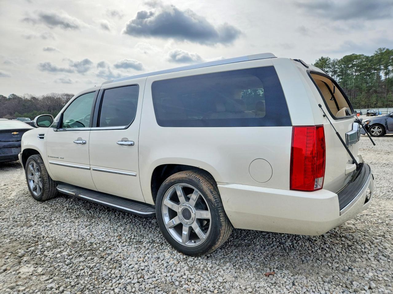 2008 CADILLAC ESCALADE ESV photo 2