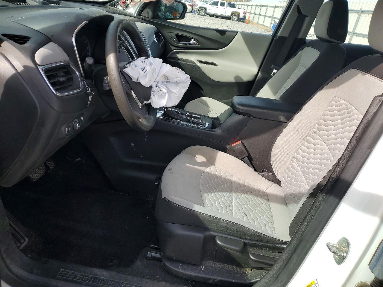 2021 CHEVROLET EQUINOX LS photo 13
