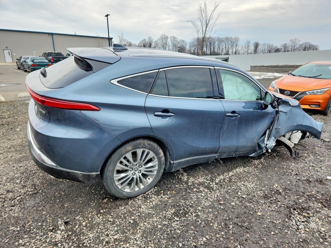2024 TOYOTA VENZA LIMITED photo 3