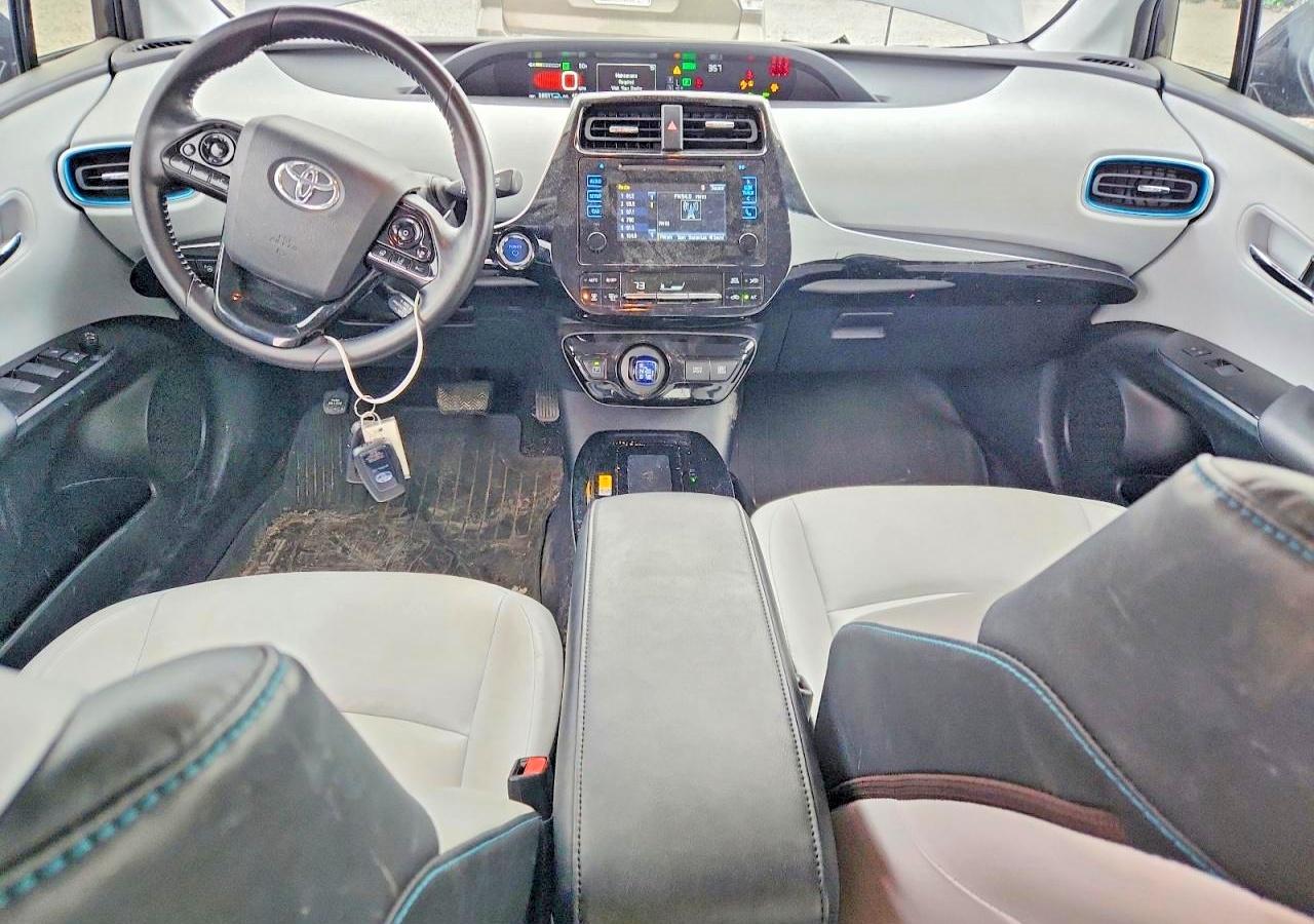 2019 TOYOTA PRIUS XLE photo 8