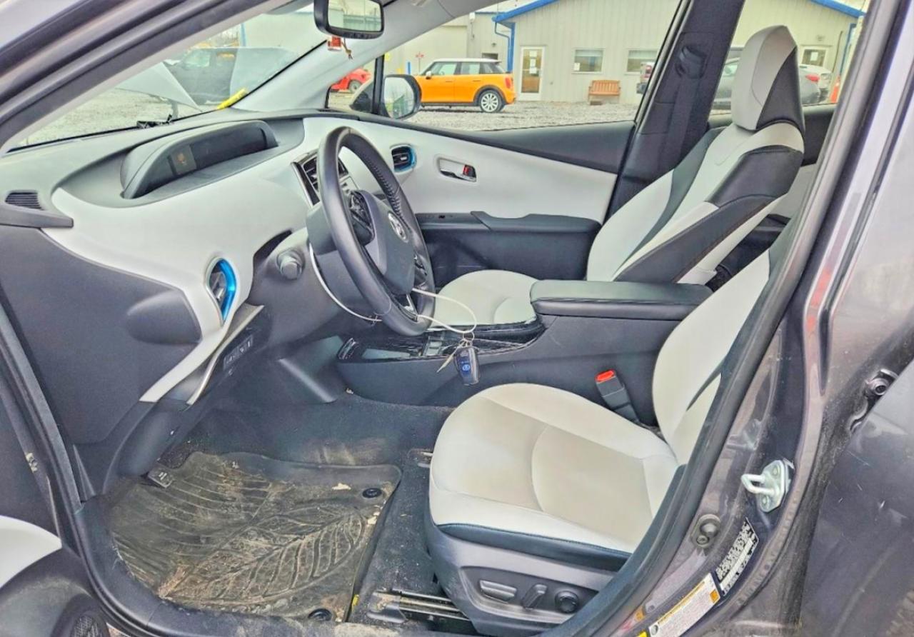 2019 TOYOTA PRIUS XLE photo 7