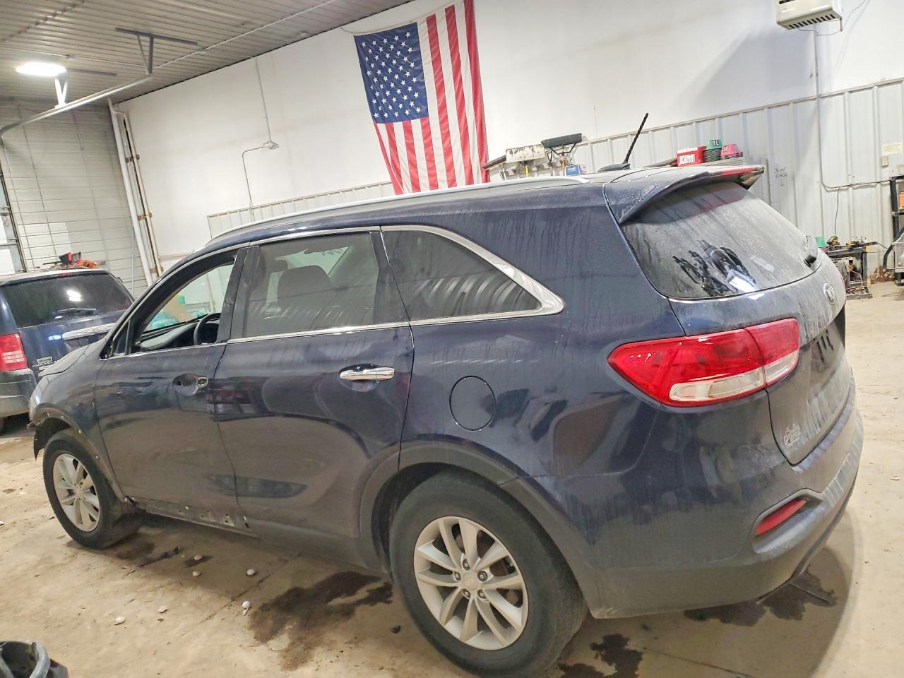2016 KIA SORENTO LX photo 2