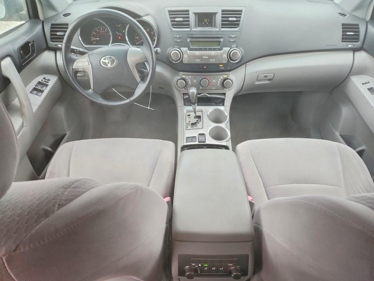 2009 TOYOTA HIGHLANDER BASE photo 8
