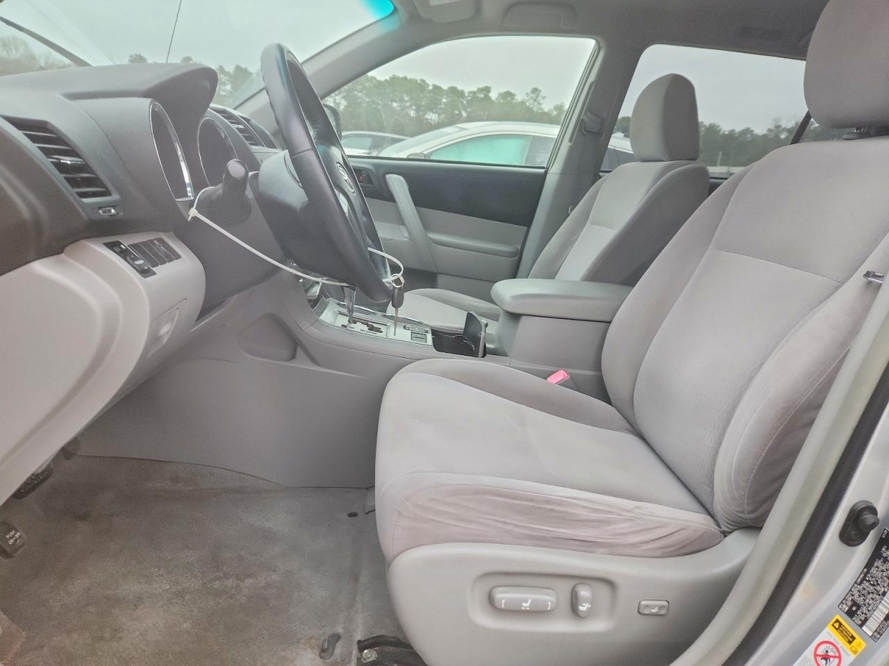2009 TOYOTA HIGHLANDER BASE photo 7