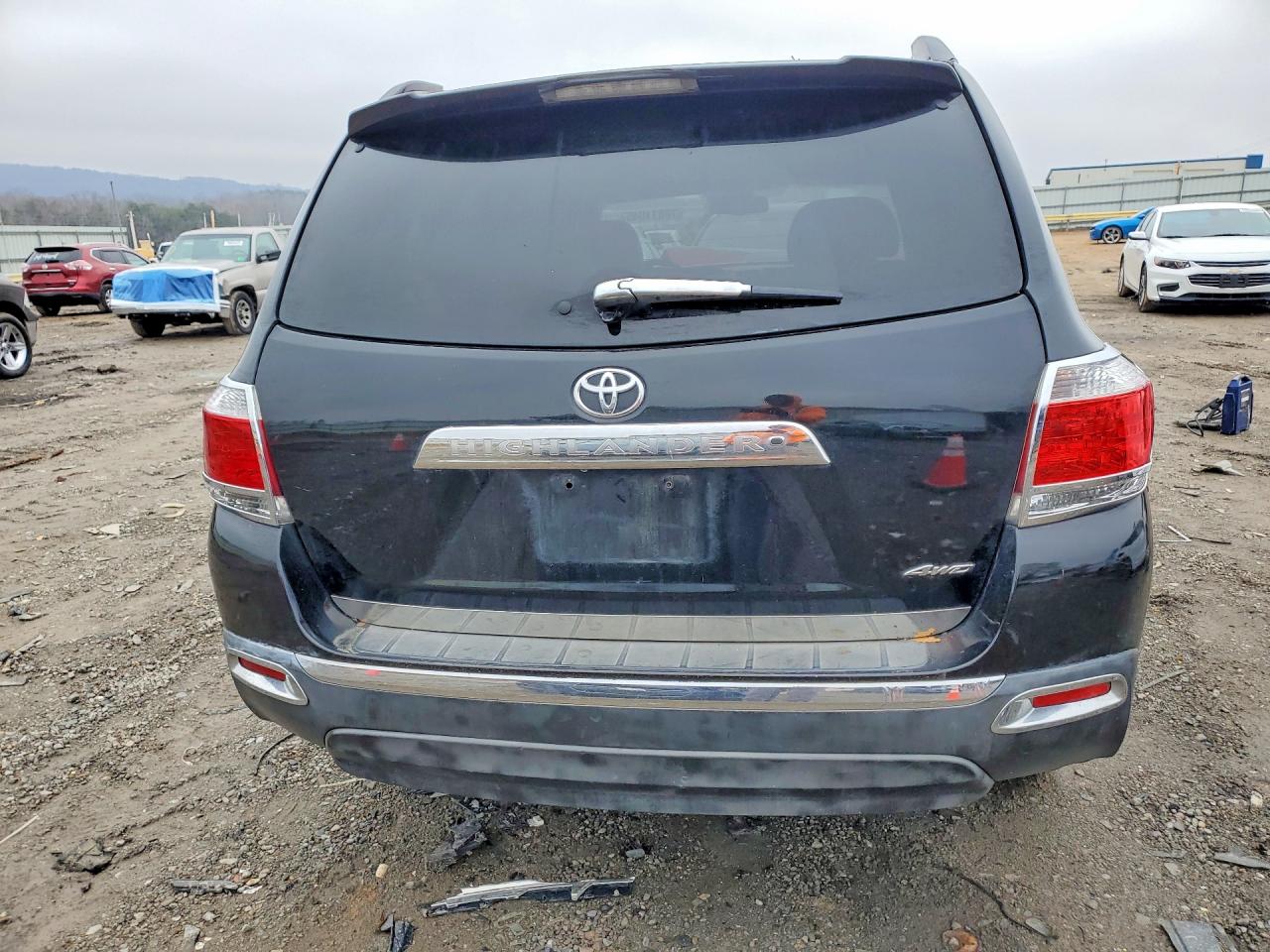 2011 TOYOTA HIGHLANDER SE photo 6