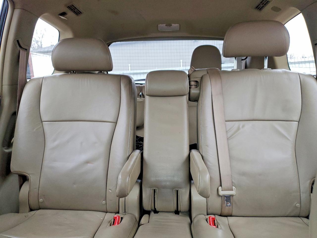 2011 TOYOTA HIGHLANDER SE photo 10