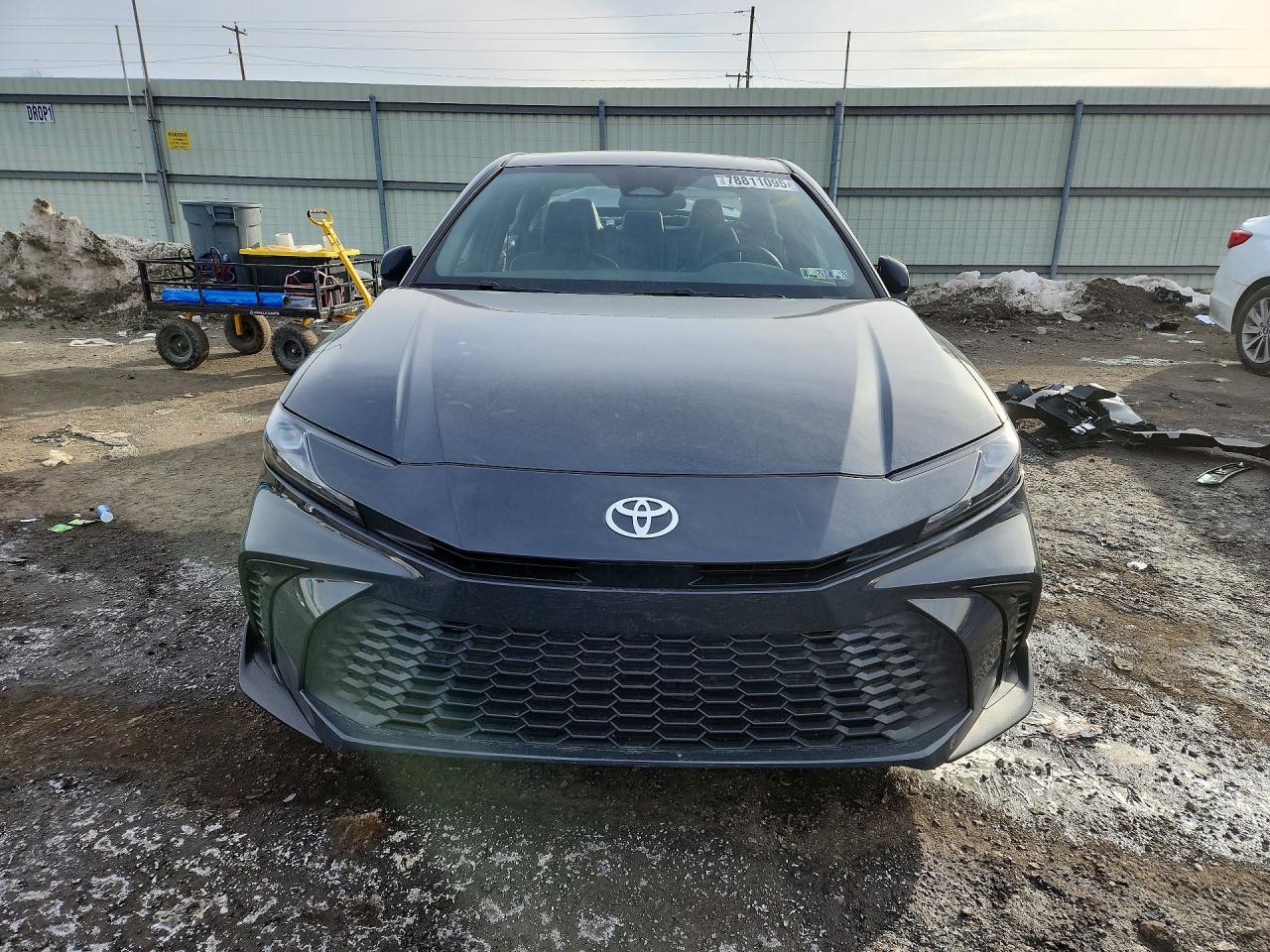2025 TOYOTA CAMRY SE photo 5