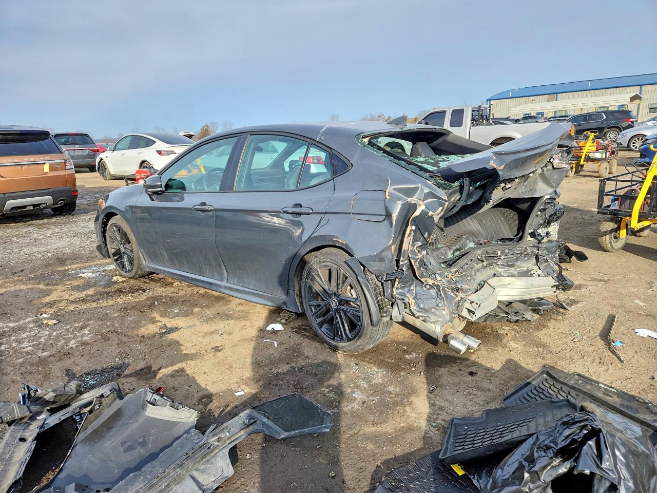 2025 TOYOTA CAMRY SE photo 2
