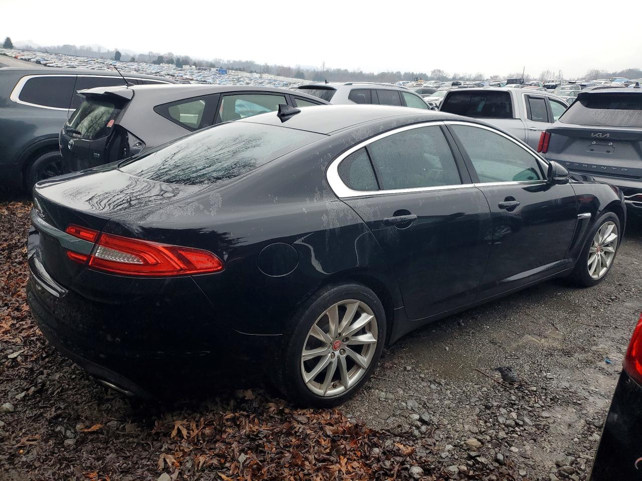 2015 JAGUAR XF 2.0T PREMIUM photo 3