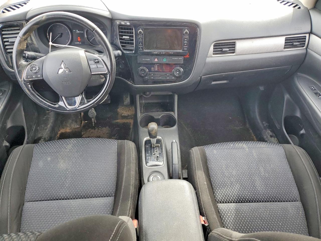 2016 MITSUBISHI OUTLANDER SE photo 8