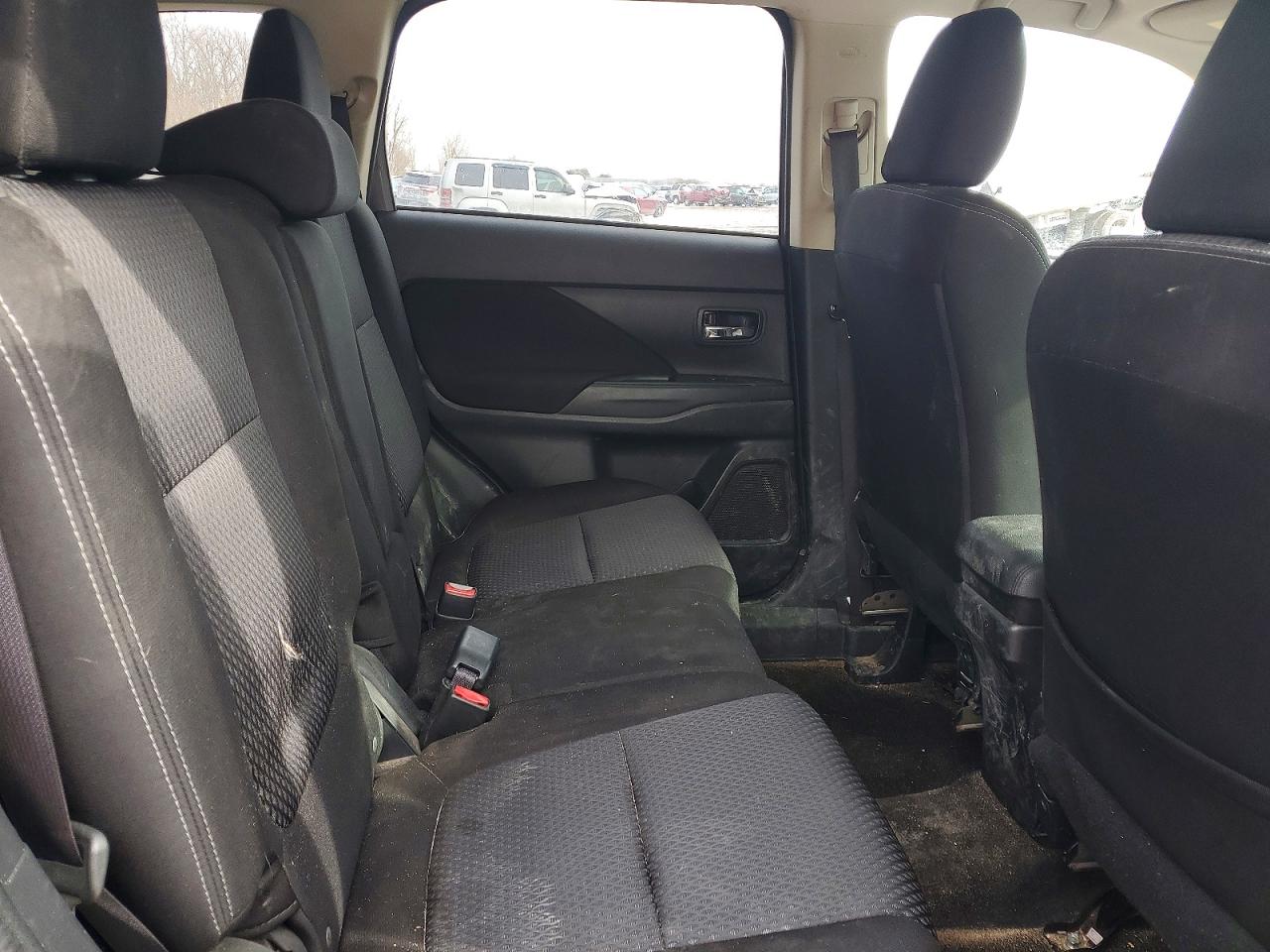 2016 MITSUBISHI OUTLANDER SE photo 11