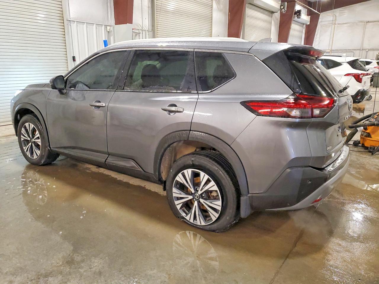 2021 NISSAN ROGUE SV photo 2