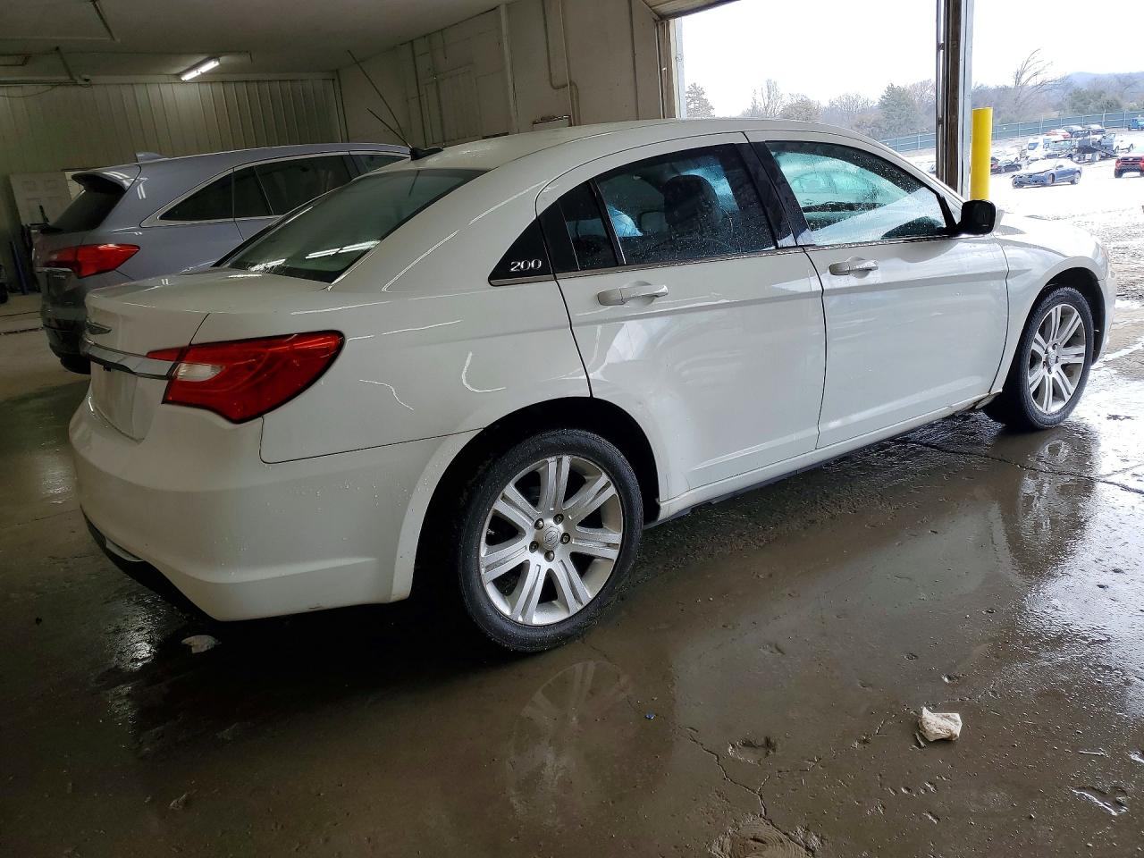 2013 CHRYSLER 200 TOURING photo 5